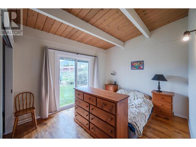 303 Hyslop Drive, House detached with 3 bedrooms, 1 bathrooms and null parking in Okanagan Similkameen F BC | Image 22