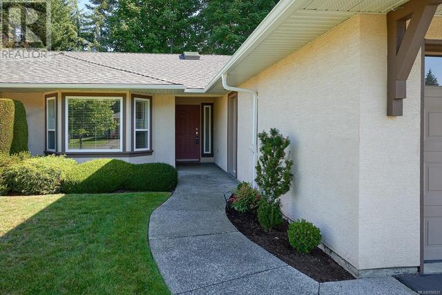 2 - 820 Chestnut St, House attached with 2 bedrooms, 2 bathrooms and 4 parking in Qualicum Beach BC | Image 22