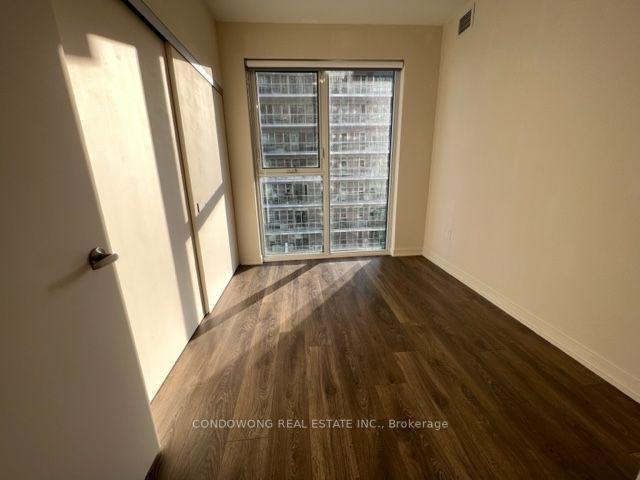 2405 - 20 Richardson St, Condo with 2 bedrooms, 2 bathrooms and 1 parking in Toronto ON | Image 2