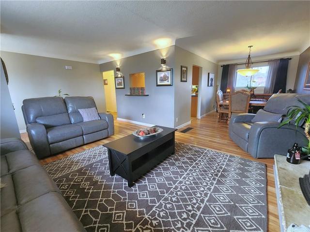 15 Fairmont Place, House detached with 3 bedrooms, 2 bathrooms and 3 parking in Brockville ON | Image 7