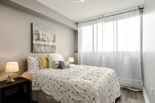 1903 - 530 Lolita Gdns, Condo with 3 bedrooms, 1 bathrooms and 2 parking in Mississauga ON | Image 10