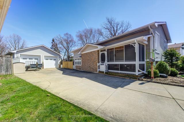 7544 Rainbow Cres, House detached with 3 bedrooms, 2 bathrooms and 10 parking in Niagara Falls ON | Image 12