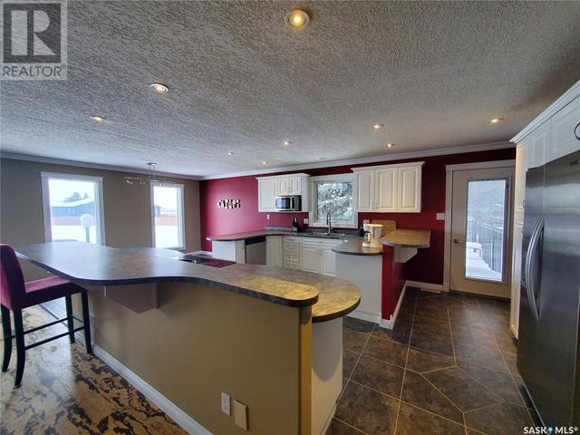 52 Banks Crescent, House detached with 4 bedrooms, 2 bathrooms and null parking in Kamsack SK | Image 2