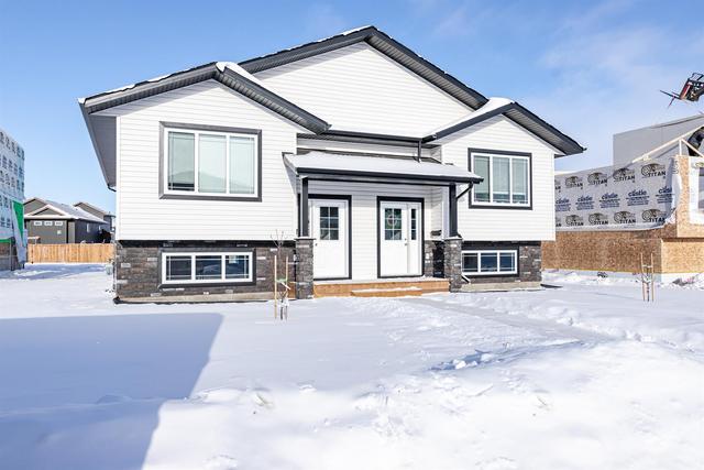 10/14 Ranchers Close, Home with 6 bedrooms, 4 bathrooms and 4 parking in Red Deer County AB | Image 3