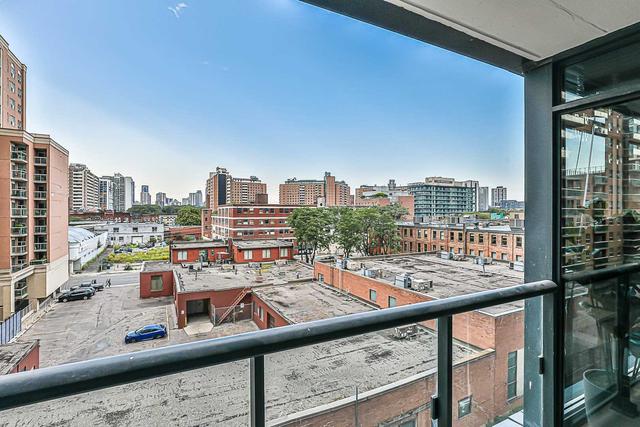 717 - 400 Adelaide St E, Condo with 2 bedrooms, 2 bathrooms and 1 parking in Toronto ON | Image 9