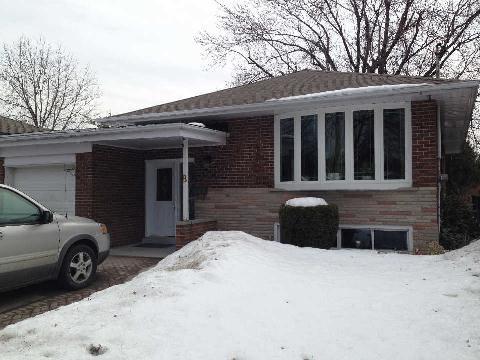 8 Tewsley Pl, House detached with 3 bedrooms, 1 bathrooms and 3 parking in Toronto ON | Image 1