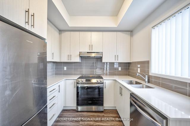 150 - 225 Birmingham St, Townhouse with 3 bedrooms, 3 bathrooms and 1 parking in Toronto ON | Image 2