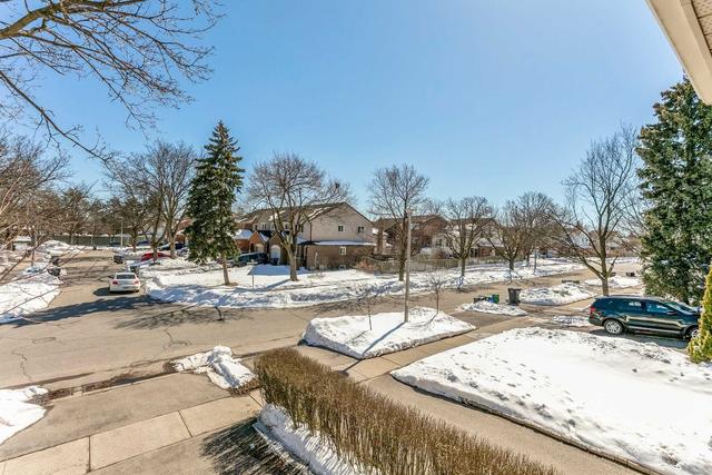 16 Gorsebrook Crt, House detached with 4 bedrooms, 2 bathrooms and 2 parking in Brampton ON | Image 35