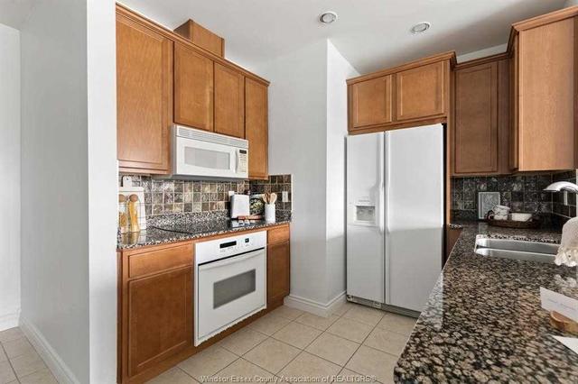 201 - 5055 Riverside Dr E, Condo with 1 bedrooms, 1 bathrooms and 1 parking in Windsor ON | Image 3