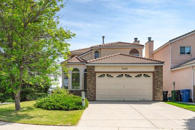 2896 Signal Hill Heights Sw, House detached with 4 bedrooms, 3 bathrooms and 4 parking in Calgary AB | Image 1