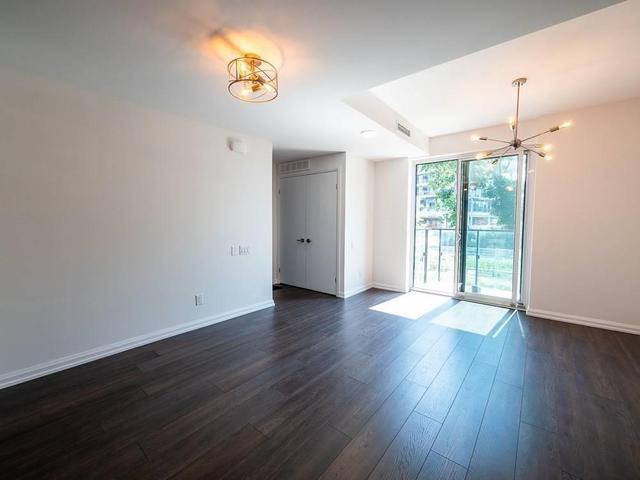 th6 - 10 Brin Dr, Townhouse with 3 bedrooms, 2 bathrooms and 1 parking in Toronto ON | Image 4