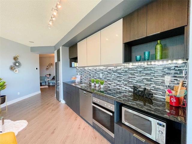725 - 99 The Donway W, Condo with 1 bedrooms, 2 bathrooms and 1 parking in Toronto ON | Image 16