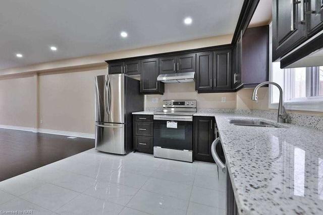 8099 Reilly St, House attached with 3 bedrooms, 4 bathrooms and 3 parking in Niagara Falls ON | Image 37