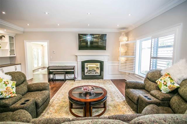 1 Shadetree Cres, House detached with 4 bedrooms, 5 bathrooms and 5 parking in Toronto ON | Image 6