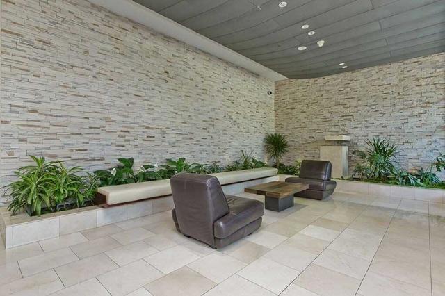 2901 - 3939 Duke Of York Blvd, Condo with 1 bedrooms, 2 bathrooms and 1 parking in Mississauga ON | Image 26