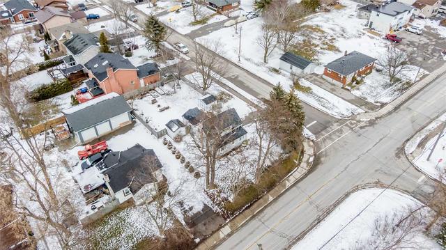 18 Bradford St, House detached with 3 bedrooms, 1 bathrooms and 2 parking in East Gwillimbury ON | Image 18