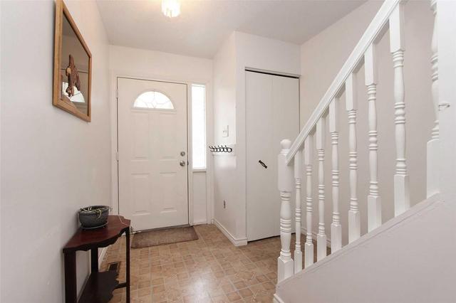 86 - 611 Galahad Dr, Townhouse with 4 bedrooms, 2 bathrooms and 1 parking in Oshawa ON | Image 3