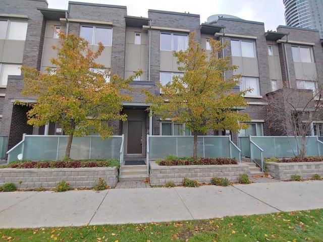 th43 - 330 Village Green Sq, Townhouse with 3 bedrooms, 3 bathrooms and 2 parking in Toronto ON | Image 1