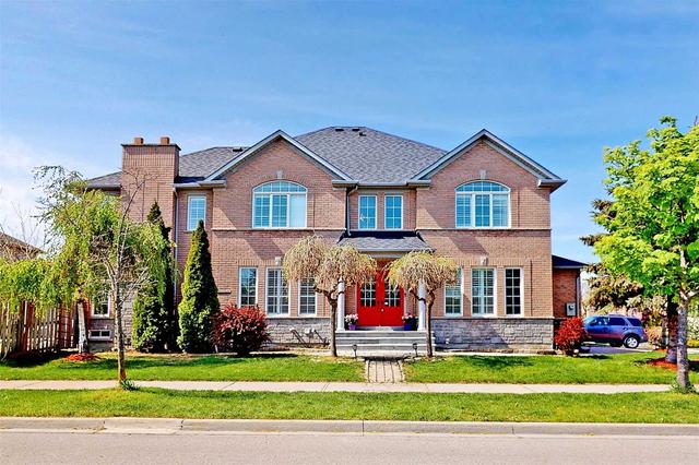3912 Mcdowell Dr, House semidetached with 4 bedrooms, 4 bathrooms and 3 parking in Mississauga ON | Image 1