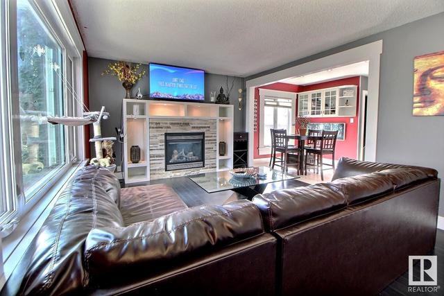 10946 165 St Nw, House detached with 5 bedrooms, 2 bathrooms and null parking in Edmonton AB | Image 6