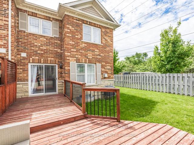 141 Beer Cres, House attached with 4 bedrooms, 3 bathrooms and 3 parking in Ajax ON | Image 24