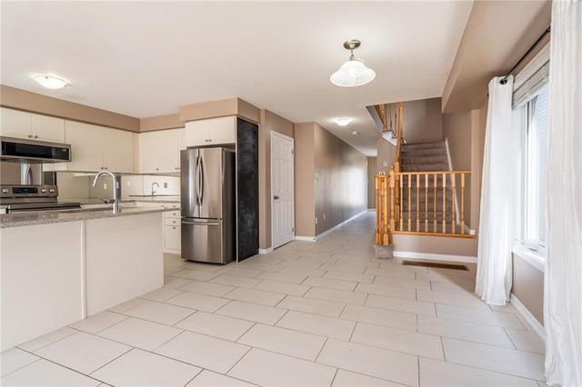 8008 Blue Ash Lane, House detached with 4 bedrooms, 2 bathrooms and 1 parking in Niagara Falls ON | Image 6