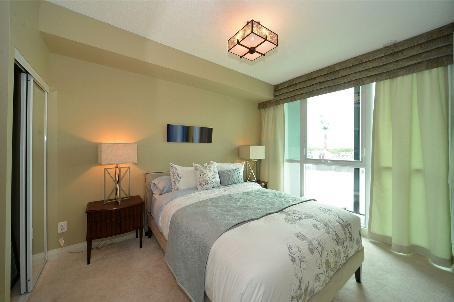 1102 - 75 Eglinton Ave W, Condo with 2 bedrooms, 2 bathrooms and 1 parking in Mississauga ON | Image 6