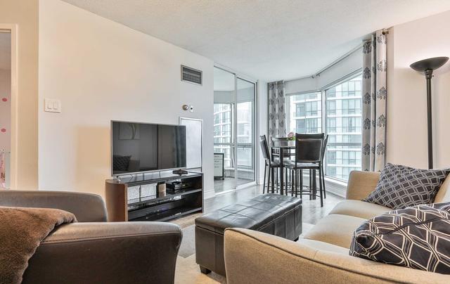 1904 - 10 Yonge St, Condo with 2 bedrooms, 2 bathrooms and 1 parking in Toronto ON | Image 23