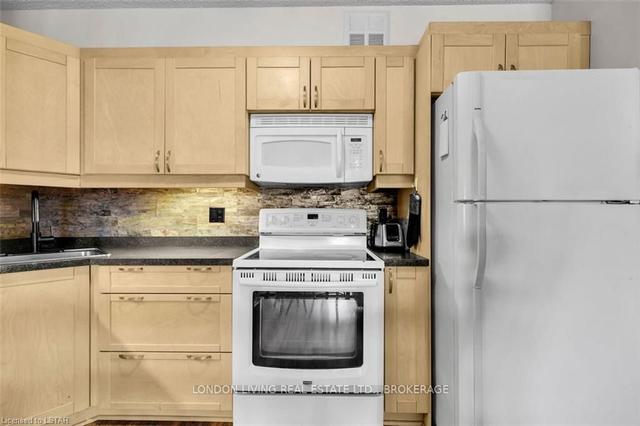 403 - 1 Jacksway Cres, Condo with 2 bedrooms, 2 bathrooms and 1 parking in London ON | Image 6