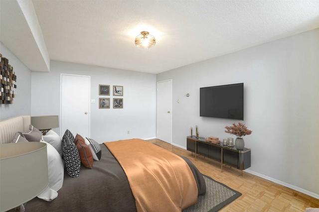 1912 - 3700 Kaneff Cres, Condo with 2 bedrooms, 2 bathrooms and 1 parking in Mississauga ON | Image 2
