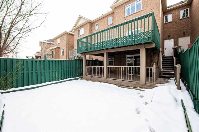104 Tianalee Cres, House attached with 3 bedrooms, 4 bathrooms and 4 parking in Brampton ON | Image 32