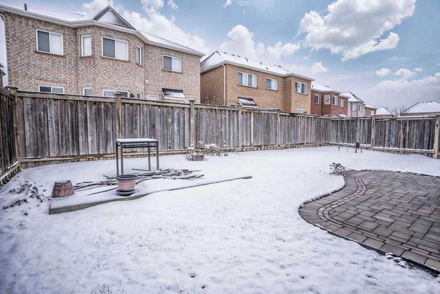 70 Dunwell Cres, House detached with 4 bedrooms, 3 bathrooms and 4 parking in Ajax ON | Image 19