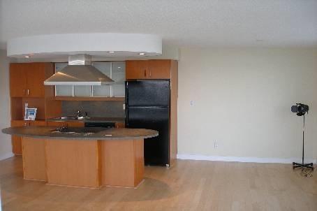 1000 - 550 Queens Quay W, Condo with 2 bedrooms, 2 bathrooms and 1 parking in Toronto ON | Image 4