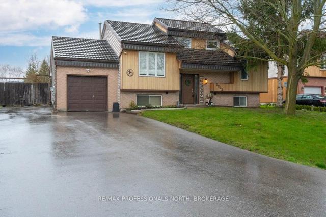 2292 Scythes St, House detached with 3 bedrooms, 2 bathrooms and 7 parking in Innisfil ON | Image 12