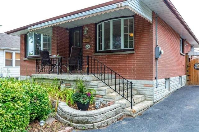306 Muriel Ave, House detached with 2 bedrooms, 2 bathrooms and 2 parking in Oshawa ON | Image 3