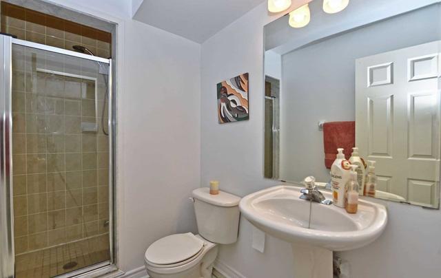41 Sufi Cres, House attached with 3 bedrooms, 4 bathrooms and 3 parking in Toronto ON | Image 22
