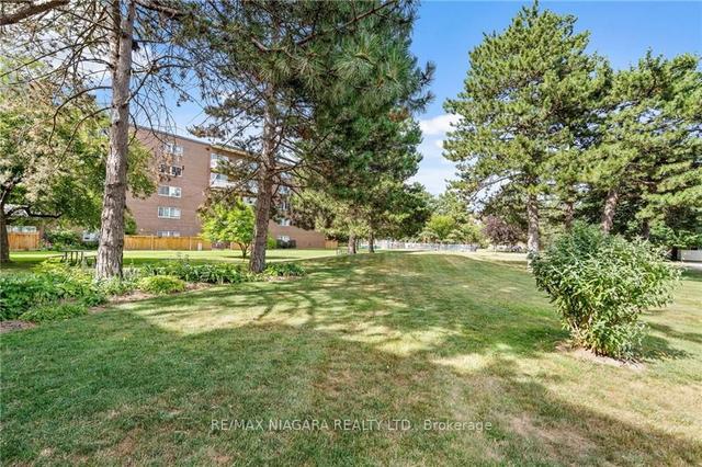 302 - 196 Scott St, Condo with 2 bedrooms, 1 bathrooms and 1 parking in St. Catharines ON | Image 9