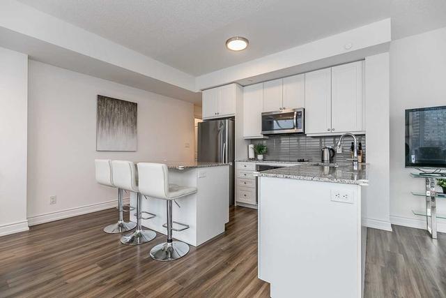 611b - 9600 Yonge St, Condo with 2 bedrooms, 2 bathrooms and 2 parking in Richmond Hill ON | Image 3