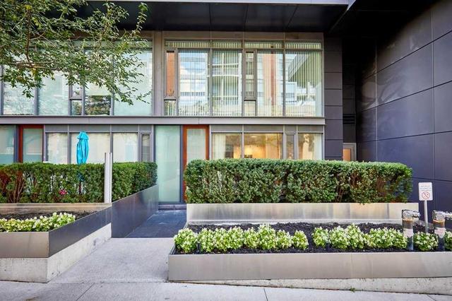 th101 - 1815 Yonge St, Townhouse with 2 bedrooms, 2 bathrooms and 1 parking in Toronto ON | Image 22