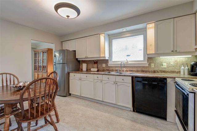 2466 Exeter Cres, House detached with 3 bedrooms, 2 bathrooms and 4 parking in Burlington ON | Image 9