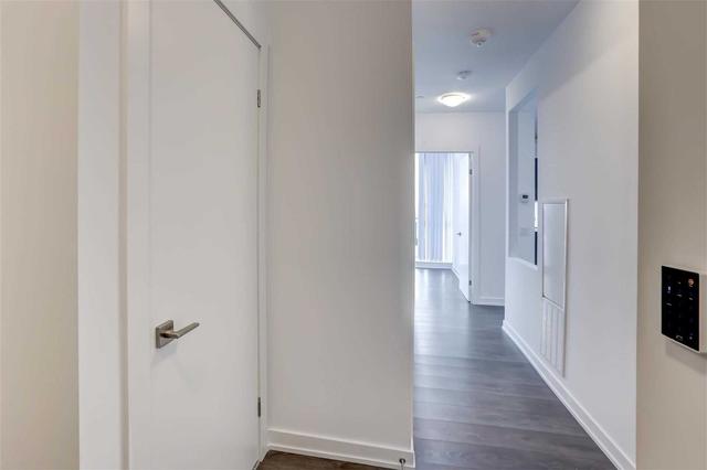 1806 - 609 Avenue Rd, Condo with 2 bedrooms, 2 bathrooms and 1 parking in Toronto ON | Image 7
