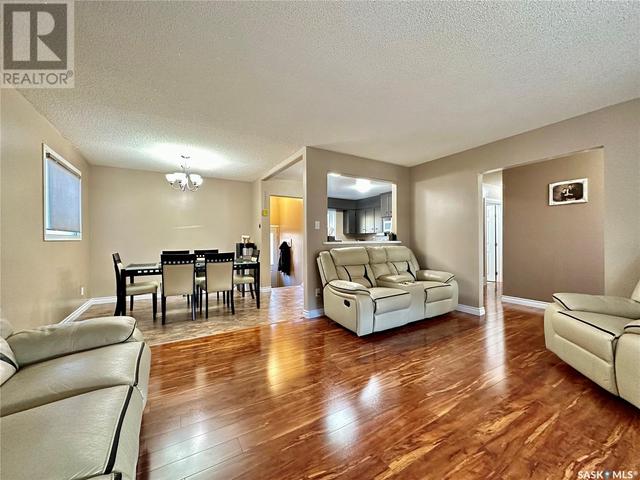 119 Jubilee Crescent, House detached with 4 bedrooms, 2 bathrooms and null parking in Rosetown SK | Image 15