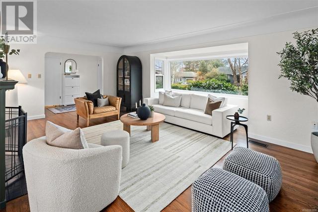 2764 Dorset Rd, House detached with 3 bedrooms, 2 bathrooms and 2 parking in Oak Bay BC | Image 7
