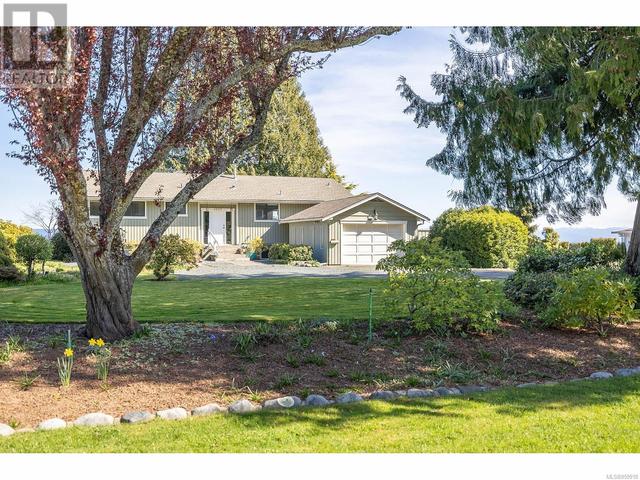 1077 Eaglecrest Dr, House detached with 6 bedrooms, 3 bathrooms and 6 parking in Qualicum Beach BC | Image 43