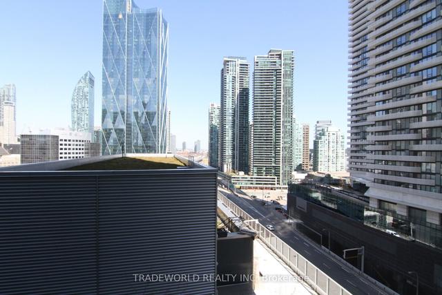 1206 - 55 Bremner Blvd, Condo with 1 bedrooms, 1 bathrooms and 0 parking in Toronto ON | Image 2