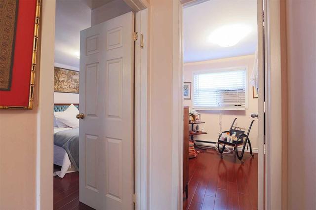 101 Plum Tree Way, Townhouse with 4 bedrooms, 2 bathrooms and 2 parking in Toronto ON | Image 15