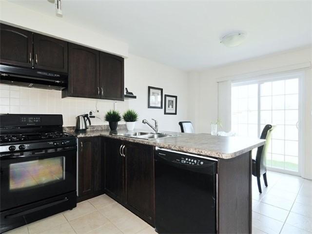 30 Oceanpearl Cres, House detached with 3 bedrooms, 3 bathrooms and 3 parking in Whitby ON | Image 7