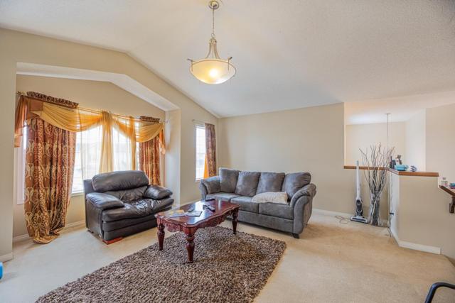 14 Pantego Way Nw, House detached with 5 bedrooms, 3 bathrooms and 4 parking in Calgary AB | Image 7