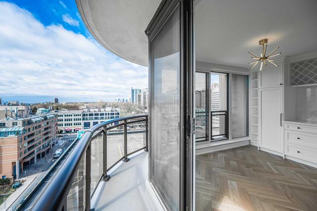 1003 - 40 Rosehill Ave, Condo with 2 bedrooms, 2 bathrooms and 1 parking in Toronto ON | Image 7