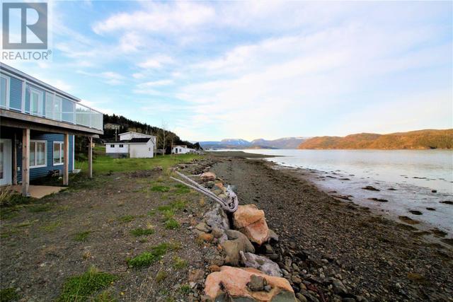 88 Main Road, House detached with 4 bedrooms, 2 bathrooms and null parking in Woody Point, Bonne Bay NL | Image 4